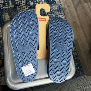 New Levi Sandals